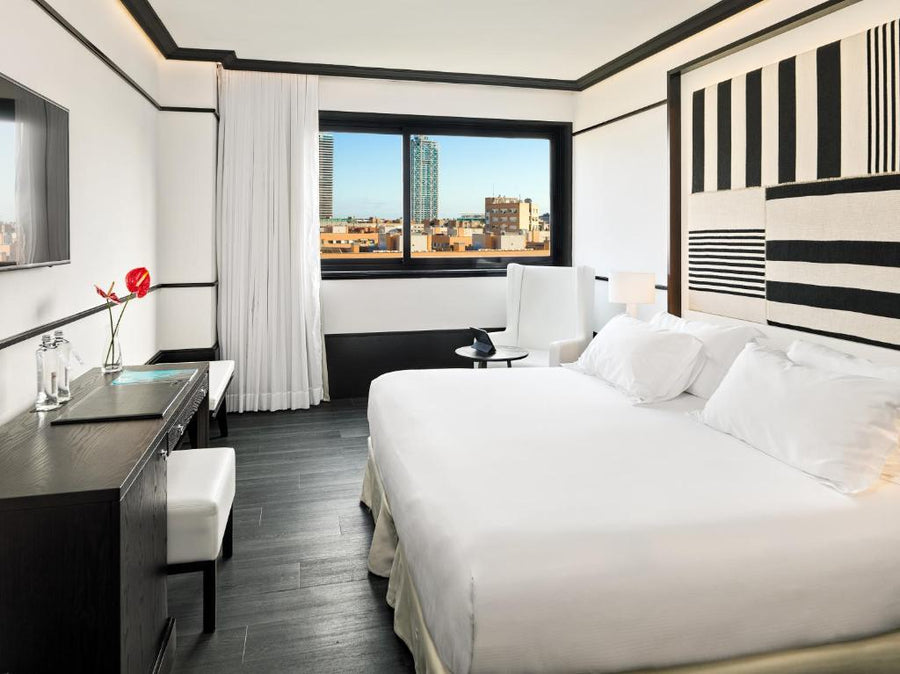 Modern 4-Star Hotel in Barcelona Near La Rambla | H10 Madison Barcelona