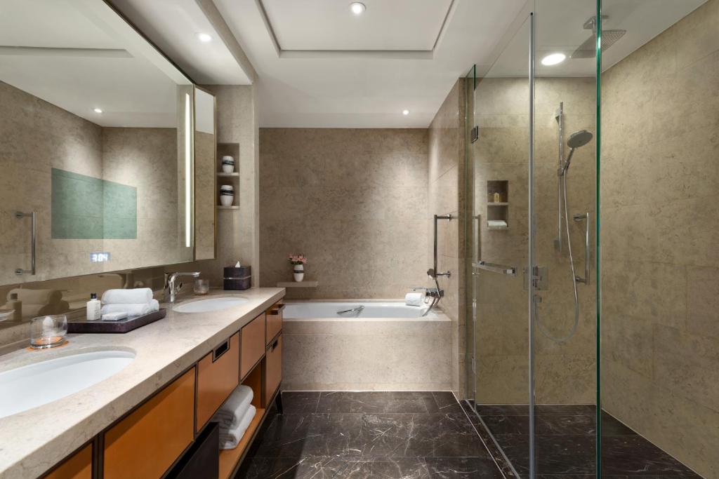 Luxury 5-Star Hotel in London with Stunning Skyline Views | Shangri-La The Shard, London