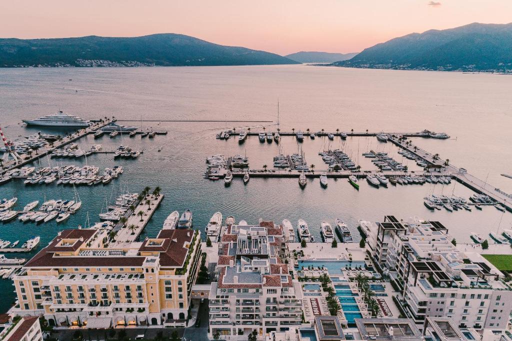 Regent Porto Montenegro | 5-Star Luxury Hotel in Montenegro
