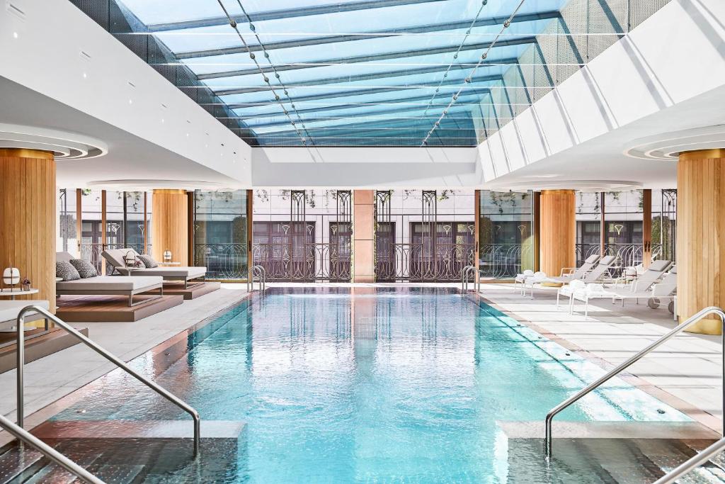 Luxury 5-Star Hotel in Madrid with Elegant City Views | Four Seasons Hotel Madrid