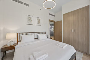 Elegant Bedroom in Dubai with Access to Pool and Gym