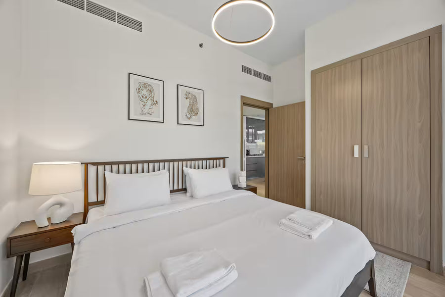 Elegant Bedroom in Dubai with Access to Pool and Gym
