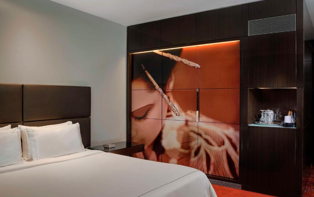 Luxury 4-Star Stay Near Big Ben & London Eye | Park Plaza Westminster Bridge London