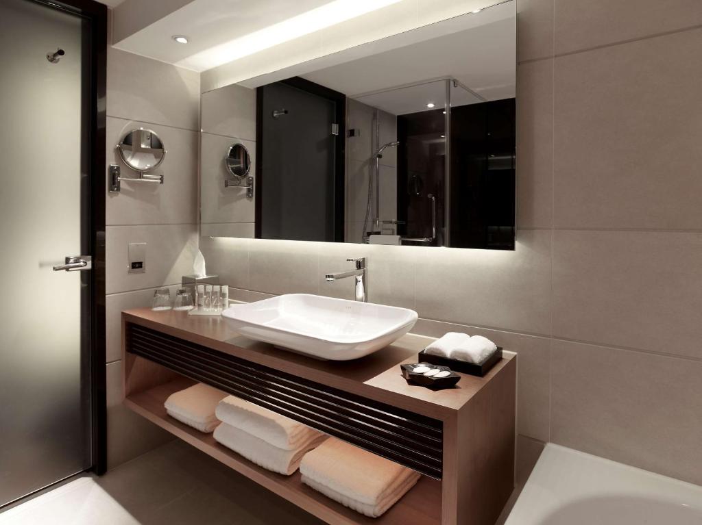 Luxury 4-Star Stay Near Big Ben & London Eye | Park Plaza Westminster Bridge London