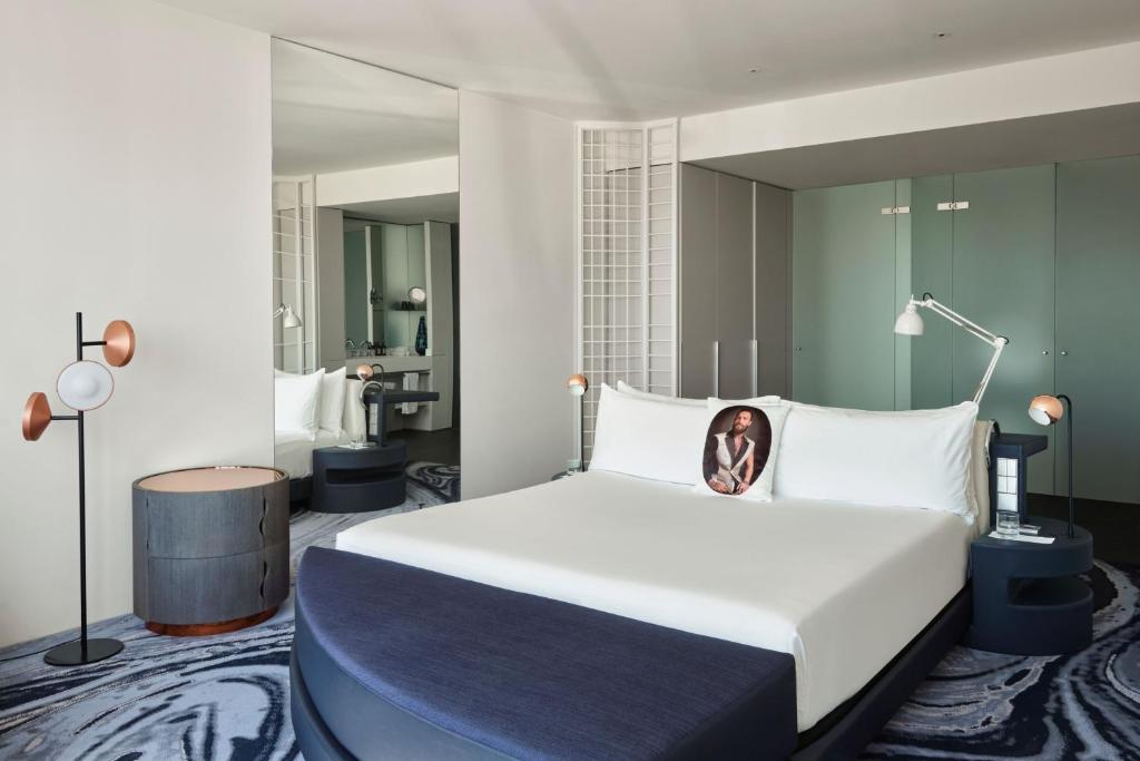 Luxury 5-Star Hotel in Barcelona with Sea Views | W Barcelona