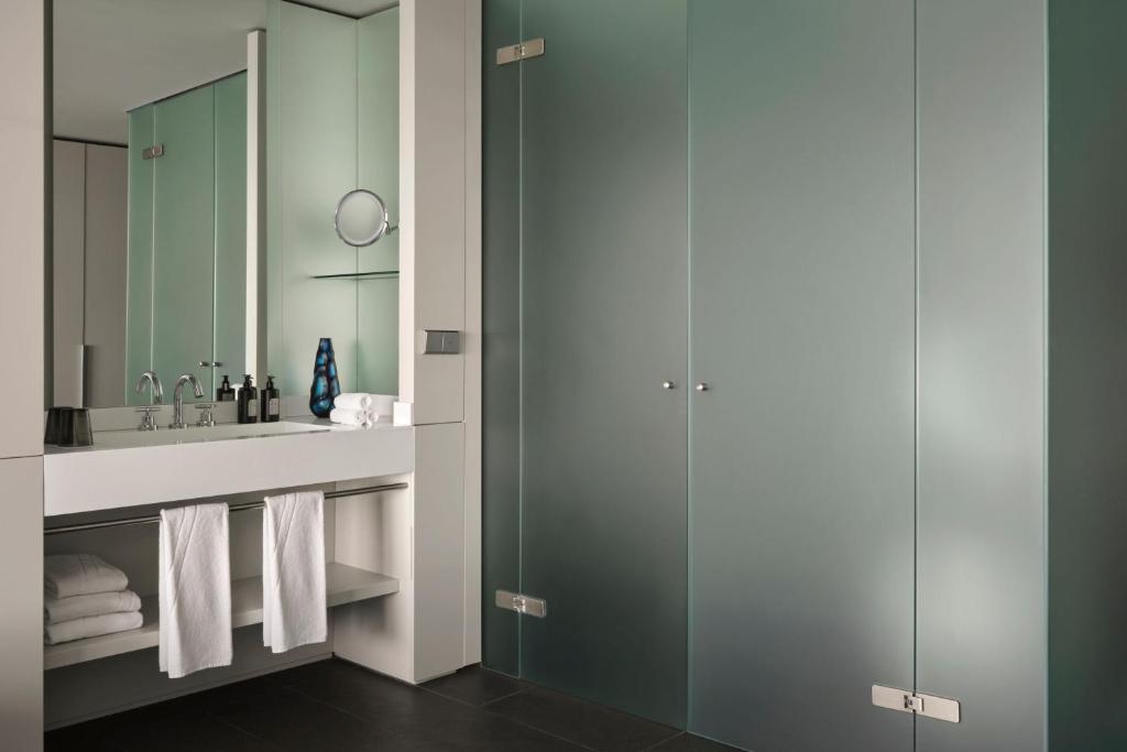 Luxury 5-Star Hotel in Barcelona with Sea Views | W Barcelona
