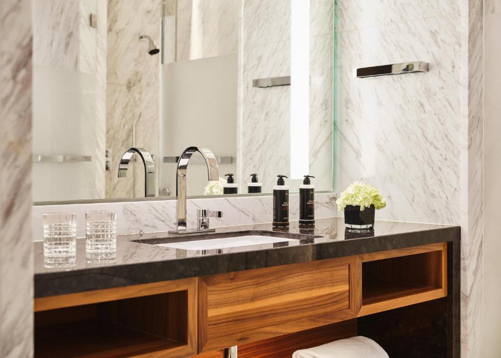Luxury 5-Star Hotel in Madrid with Elegant City Views | Four Seasons Hotel Madrid