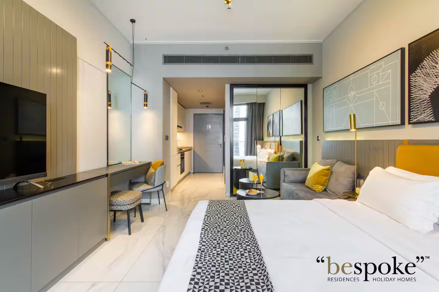 Elegant Studio by the Canal Near Dubai Mall