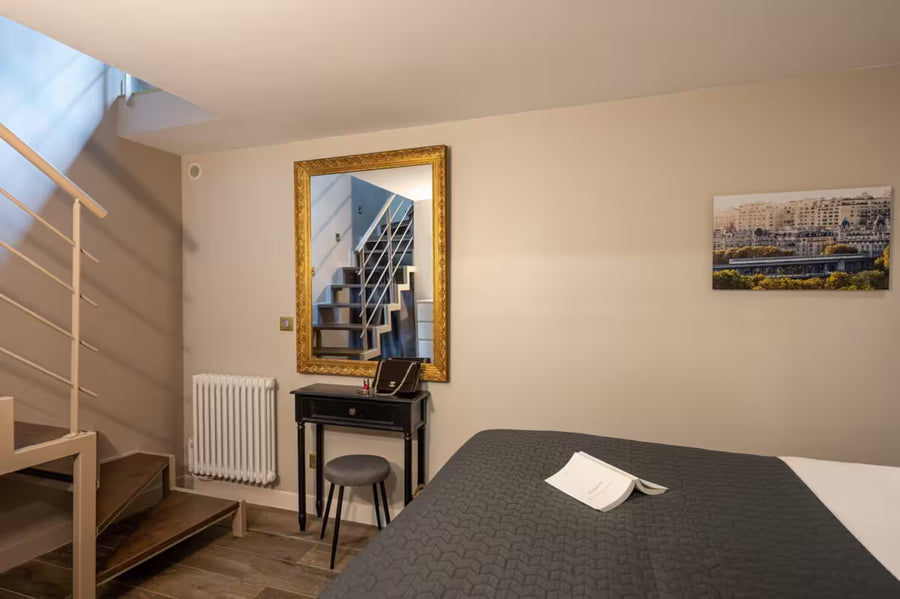 2 Bedroom Apartment Near Eiffel Tower – Paris