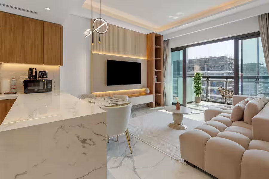 Modern 1BR Apartment w/ Balcony | Meydan