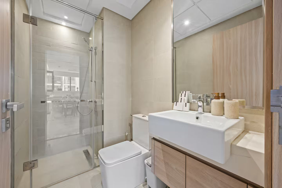 Elegant Bedroom in Dubai with Access to Pool and Gym